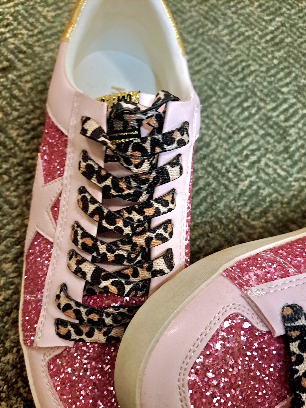 Mi. Mi Skylar Pink Sneakers - Size 9 - Picture 2 of 4
